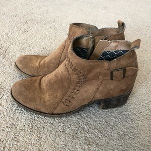 Billabong ankle booties